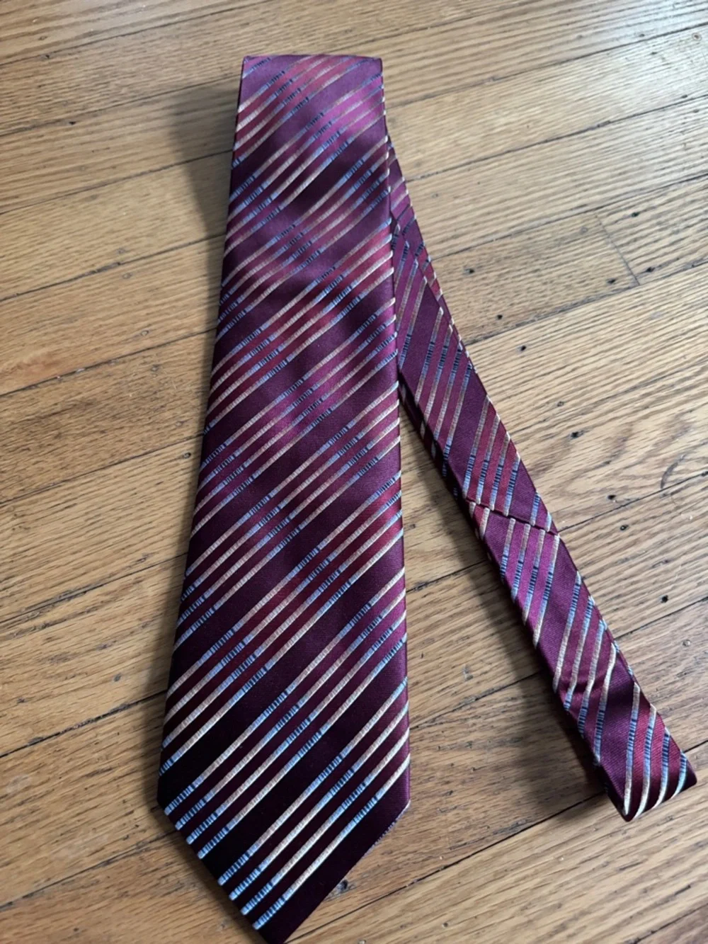 Stunning Oleg Cassini Burgundy Silk Tie with Silver and Light Blue Stripes